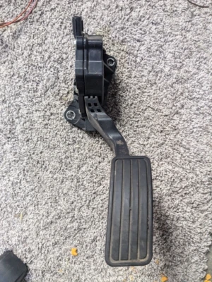 Subaru 2006 Impreza o Forester acelerador acelerador de gasolina pedal Denso 36010SA060 Foto 1 de 3