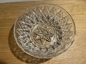 7x19cm Lovely Pressed Glass Bowl Star Design - Picture 1 of 8