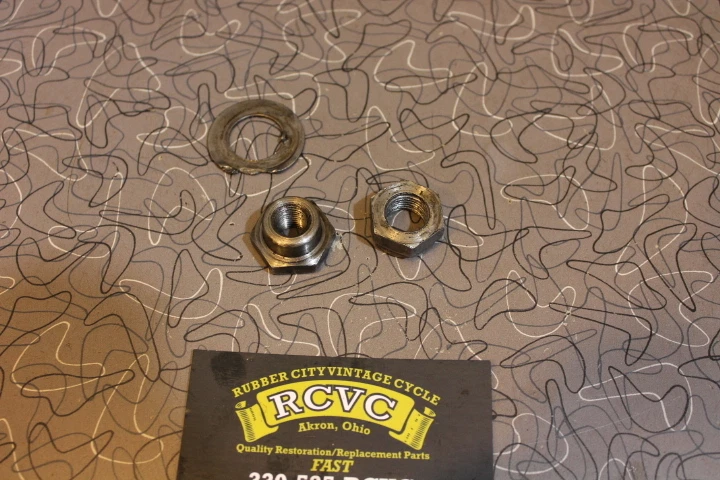 Tuercas primarias de embrague Triumph Bonneville T140 750 1973 Foto 1 de 1