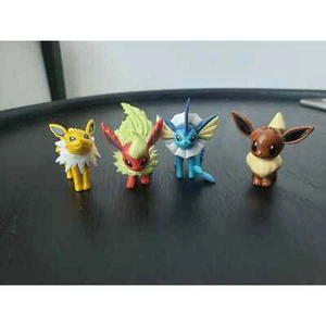 Figura de Pokémon Eeevee, Flareon, Vaporeon y Jolteon Tomy - Imagen 1 de 2