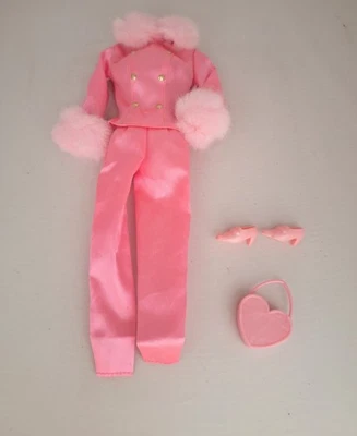 Barbie Boutique Fashion Avenue 1997 Mattel vintage rosa satinado #18126 Foto 1 de 2