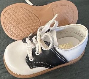 Baby Deer Jungen klassische Leder schwarz/weiß Sattel Oxford-Schuhe Größe 3 hergestellt in den USA - Bild 1 von 6