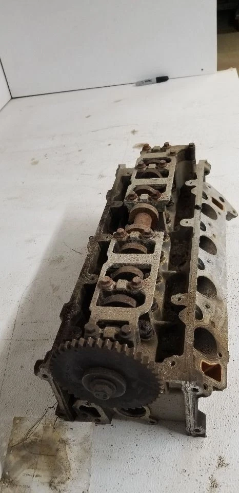 Culata derecha pasajero 8-280 4,6 L compatible con 95 COUGAR 122431 Foto 1 de 1