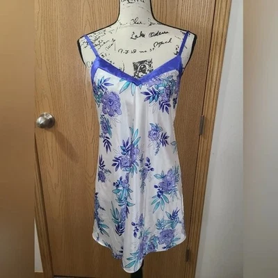 Camisa de dormir Morgan Taylor floral satinada cuello en V XS Foto 1 de 3