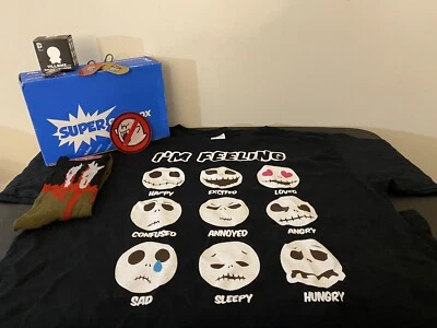 Camisa Super Geek Box Darkness With Zombie Decay, calcetines, parche, botón, etiquetas. 2016 Foto 1 de 4