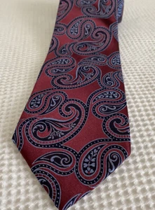 Tommy Hilfiger 3.5"x57" 100% Silk Necktie Two Tone Maroon/Navy/Lt. Blue Paisley - Picture 1 of 7