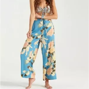 Billabong Women's New Love Tropical Floral Wide Leg Cropped Beach Pants - Picture 1 of 7