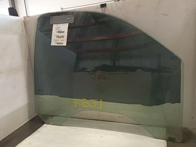 Vidrio puerta derecha pasajero delantero de Chevrolet Silverado 2500 2007 12128940 Foto 1 de 4