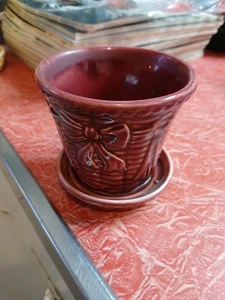 Vtg Small Shawnee Planter, Nice Burgandy Color With Skirt-Bow Design - Picture 1 of 4