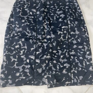 Loft Rock Größe 6 neu ohne Etikett 94 % Baumwolle 6 % Elasthan 100 % Acetatfutter - Bild 1 von 5