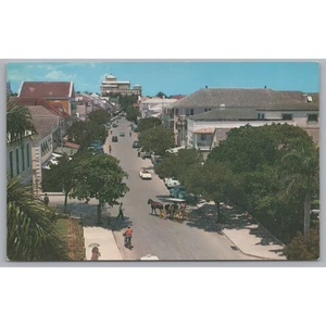 Worlds Famous Bay Street, Nassau In The Bahamas, Vintage Post Card. - Picture 1 of 2