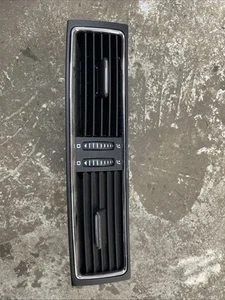 Genuine SKODA SUPERB 2012 - Centre Dashboard Air Vents - 3T0820951 - B13 - Picture 1 of 5