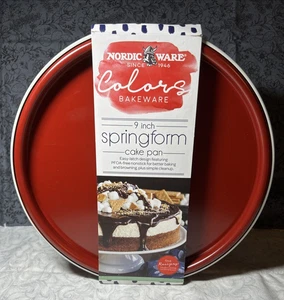 Nordic Ware a prueba de fugas 9” Springform Pan rojo con interior blanco 10 tazas - Imagen 1 de 8