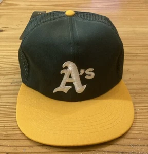 Vintage Oakland A’s SnapBack Trucker Hat NWT Cap By U.I.I. MLB Medium/Large - Picture 1 of 12