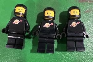 LEGO Lot 3 Black Spaceman W/ Space Helmet And Oxygen Tank - Picture 1 of 2