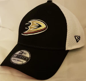 Neu mit Etikett New Era Mighty DUCKS Anaheim OC LA CA 39THIRTY Hockey Kappe Mütze NHL - Bild 1 von 3
