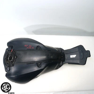 Ducati Monster 696 2013 tanque de gasolina cuello de llenado Foto 1 de 4