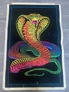 1970s AA Sales Velva Print Velvet Blacklight Poster: Cobra! Vivid Snake Print - Bild 1 von 3