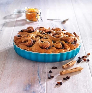 Le Creuset NEW Ceramic Caribbean Blue Round Fluted 24x24 Oven Dish - Picture 1 of 6