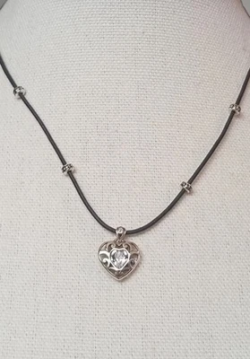 Gargantilla collar de cuero negro Brighton Sofi corazón reversible plateado Foto 1 de 4