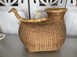 Antique Vintage Woven Wicker Hand Made Fish Basket Collectible Decor Duck Handle - Picture 1 of 10
