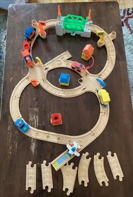 Juego de rieles y carreteras Fisher Price Flip Track 1992 tren y vehículo de colección Foto 1 de 4