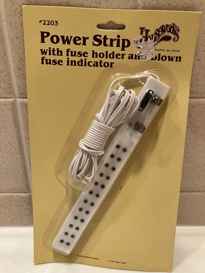 Houseworks 1" Scale Dollhouse Miniature Power Strip Switch Hw2203