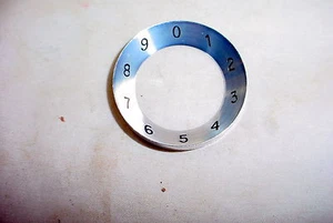 NOS 1 5/8" vertiefte Aluminium Zifferblatt Platte markiert 0-9 für Knopf  - Bild 1 von 4