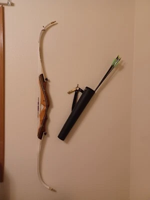 54" 15 Lb Recurve bow With Arrows Gently Used - Image 1 of 4