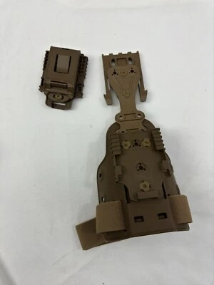 Safariland 6004UFA Single Strap Leg Shroud w/ QLS 19  & Clip On Belt Loop Coyote - Image 1 of 2