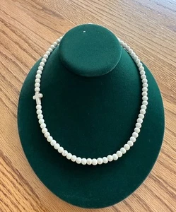 White Howlite Beaded Necklace With Cross Accent & Lobster Clasp Closure - Picture 1 of 7