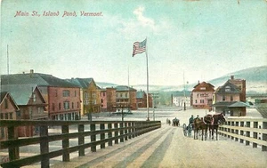 MAIN STREE SCENE, ISLAND PARK, VERMONT, VINTAGE POSTCARD - Picture 1 of 2