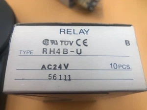 Idec RH4B-UAC24 - Bild 1 von 5