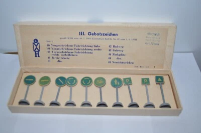 DDR- Herr Hels (10) Vintage Gebotszeichen III Set 1 w/Box for PIKO-GUTZOLD-Putz - Image 1 of 4