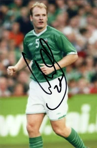 IRELAND, TOTTENHAM & NORWICH: GARY DOHERTY SIGNED 6x4 ACTION PHOTO+COA - Picture 1 of 1