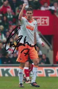 BLACKPOOL HAND SIGNED CHRIS BASHAM 6X4 PHOTO 1. - Picture 1 of 1