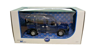 Modelo diecast NOREV Fiat Doblo Malibu escala 1/24 azul met. Distribuidor Modelo 771050 Foto 1 de 2