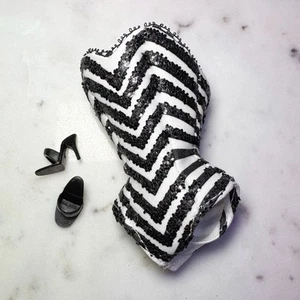 BARBIE SILKSTONE DEBUT ZEBRA BLACK AND WHITE SWIMSUIT & SHOES, MATTEL 2008 - Picture 1 of 2