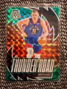 Mosaico Panini 2023-24 - Thunder Road Nikola Jokić #7 Green Mosaic Prizm - Imagen 1 de 2