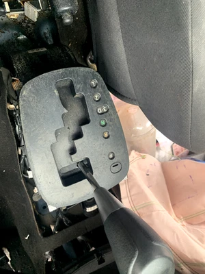 2015 TOYOTA YARIS HATCHBACK TRANSMISSION SHIFT SHIFTER GEAR SELECTOR ASSEMBLY  - Image 1 of 2