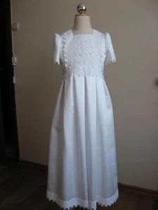 COMMUNION DRESS MADE OF SATIN DECORATED WITH A LACE RIBBON ON THE LINNING NEW - Picture 1 of 2