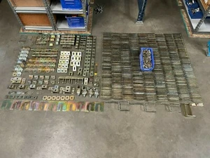 243 lb. Lote de herrajes para estantes de escalera de cable interior de zinc amarillo - Imagen 1 de 9