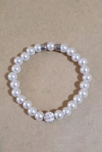 Armband aus Muschelkernperlen  Weiß,  Dehnbar  - Bild 1 von 3