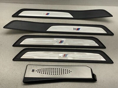 2009-2015 BMW 750Li CONJUNTO DE PLACAS DE ACABAMENTO DE ARRANHÃO DE SOLEIRA DE PORTA DIANTEIRA E TRASEIRA FABRICANTE DE EQUIPAMENTO ORIGINAL LOTE 712 - Imagem 1 de 4