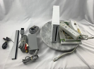 COMPLETE NINTENDO WII WHITE GAMECUBE CONSOLE SYSTEM GENUINE CONTROLLERS RVL-001 - Picture 1 of 18