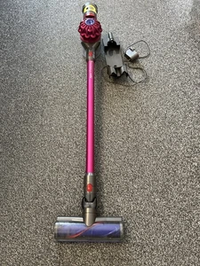 Dyson V7 Motorhead Cordless Bagless Vacuum Cleaner - Picture 1 of 7