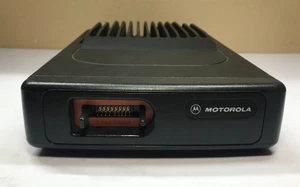 Motorola MCS2000 M01RLM9PW6BN UHF 100 Watt Funkgerät 403-470 MHz - Bild 1 von 5