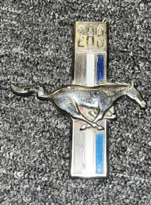 Ford Mustang 289 1967-68 cromo triple barra caballo para correr emblema guardabarros derecho Foto 1 de 2
