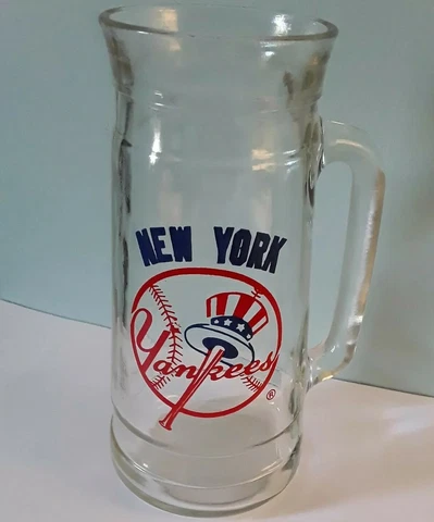 Vintage Yankees Glass 16 oz Beer Stein Cover