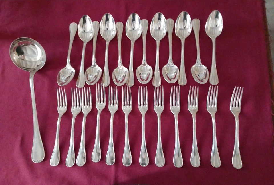 1 ménagère 25 couverts en métal argenté ercuis modèle Dampierre - Photo 1/4